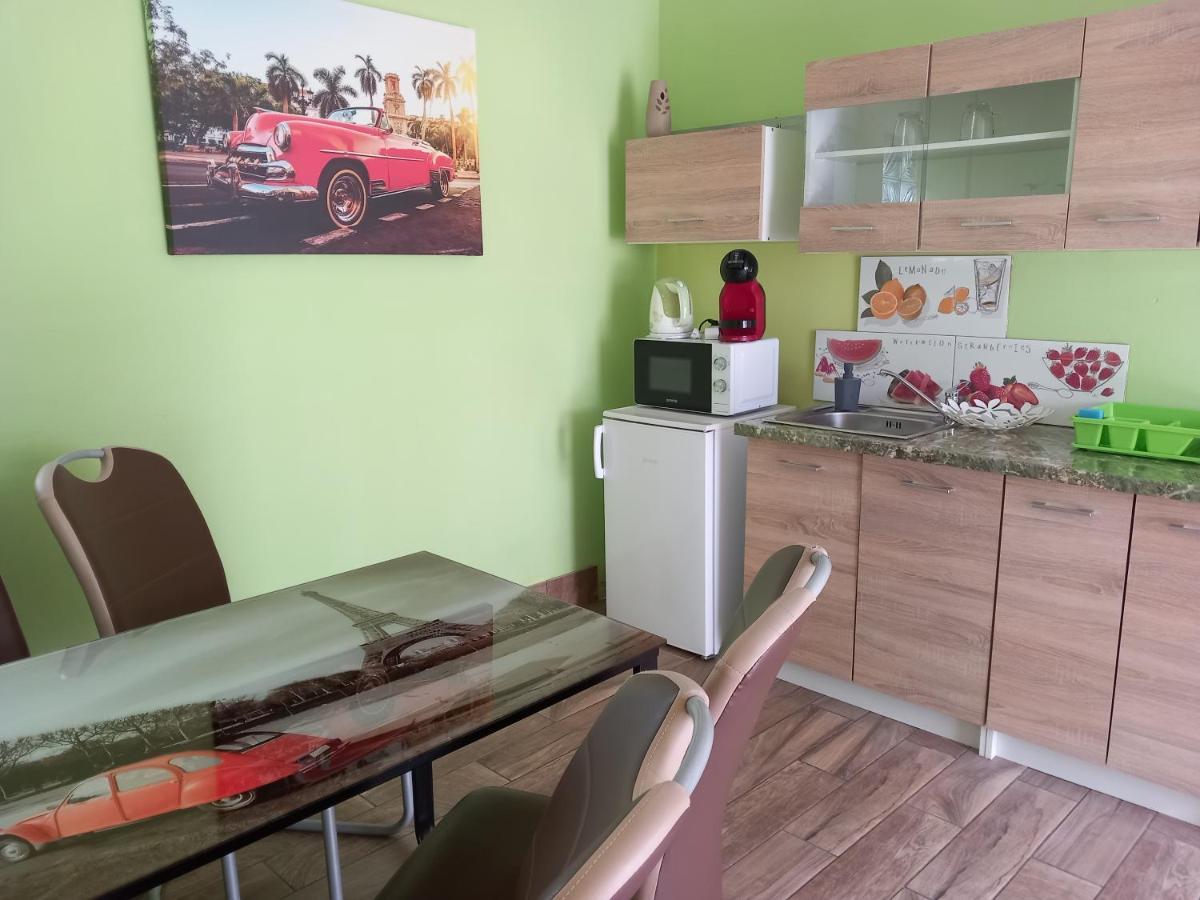瑙吉考尼饶Laura Apartman公寓 外观 照片